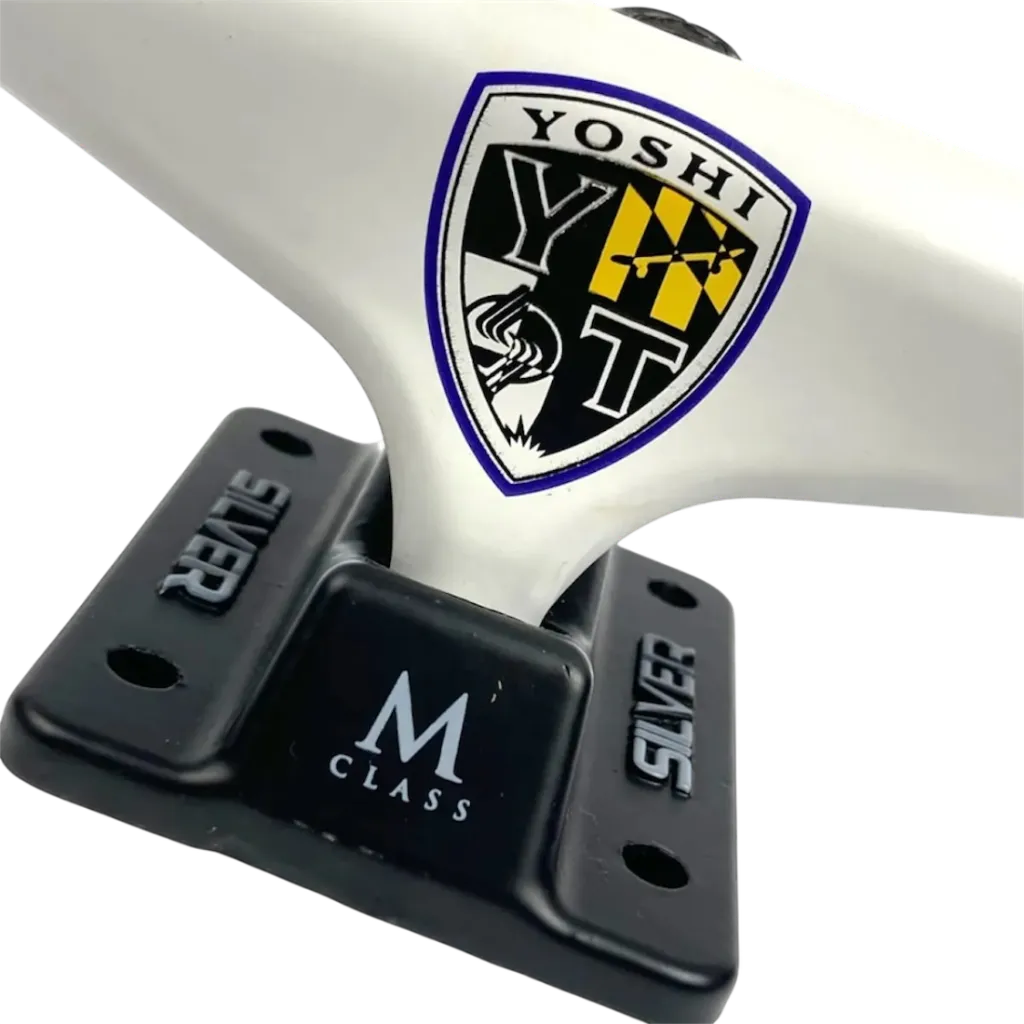 trucks-silver-m-class-pro-hollow-yoshi-tanebaum-costal-de-anzuelos-skateshop-2.webp
