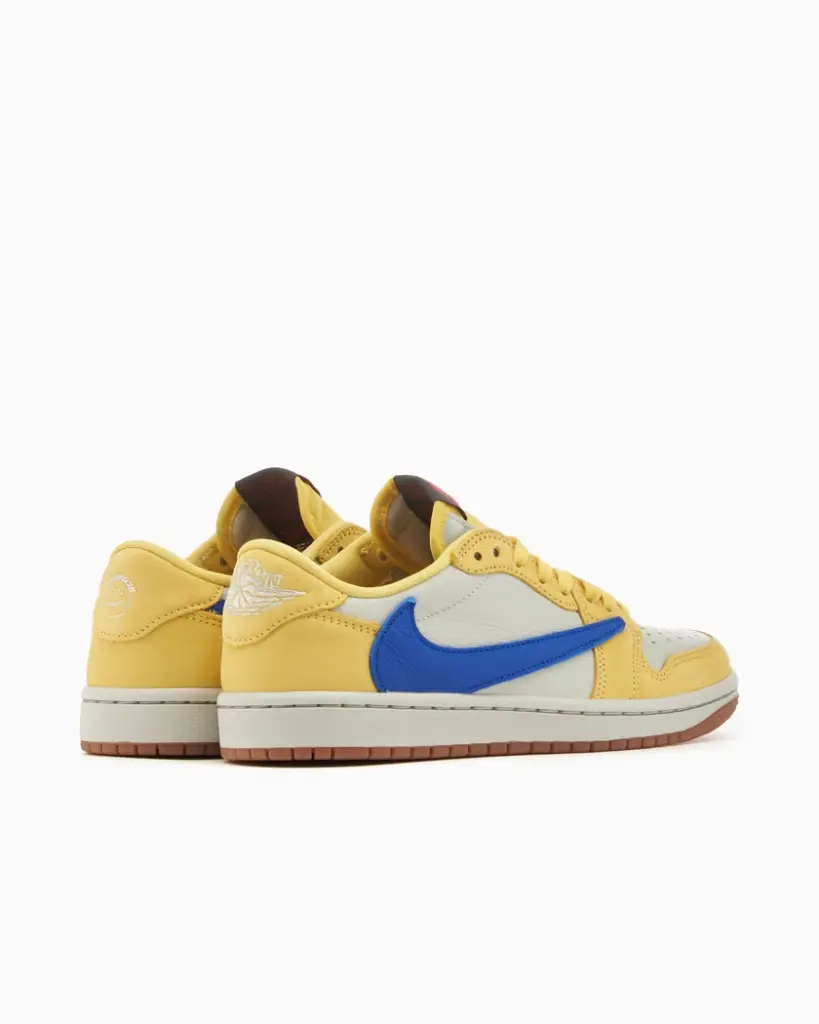 zapatillas-air-jordan-x-travis-scott-womens-1-low-og-sp-canary-dz4137-700-5.webp