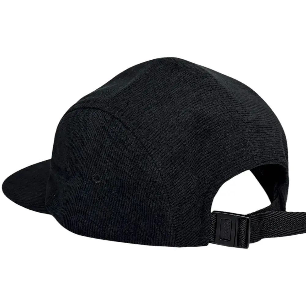 gorra-pentada-pana-5-paneles-negro-rojo-3.webp