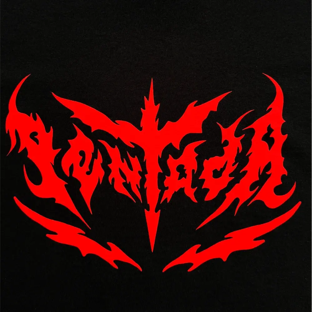 camiseta-pentada-metal-negro-rojo-4.webp