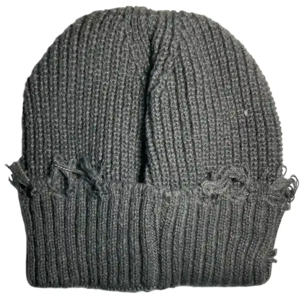 gorro-manual-lana-flecos-gris-2.webp