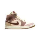 TENIS NIKE AIR JORDAN 1 MID SE WMNS DARK PONY ROSADO VINOTINTO
