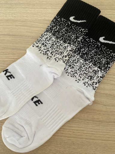 [87] MEDIAS NIKE 1.1  NEGRO/BLANCO