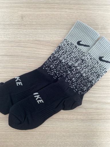 [84] MEDIAS NIKE 1.1  GRIS/NEGRO