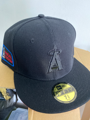 [43] GORRA 59FIFTY NEGRO CON UNA A